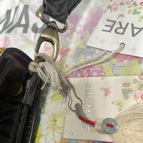 JOHNNY WAS Blooming Breeze Envelope Bag - Picture 13 of 16